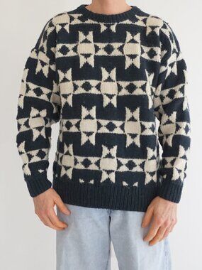 VTG Beaver Canoe Green Cream Geometric Pattern Hand Knit Wool Nordic Sweater M